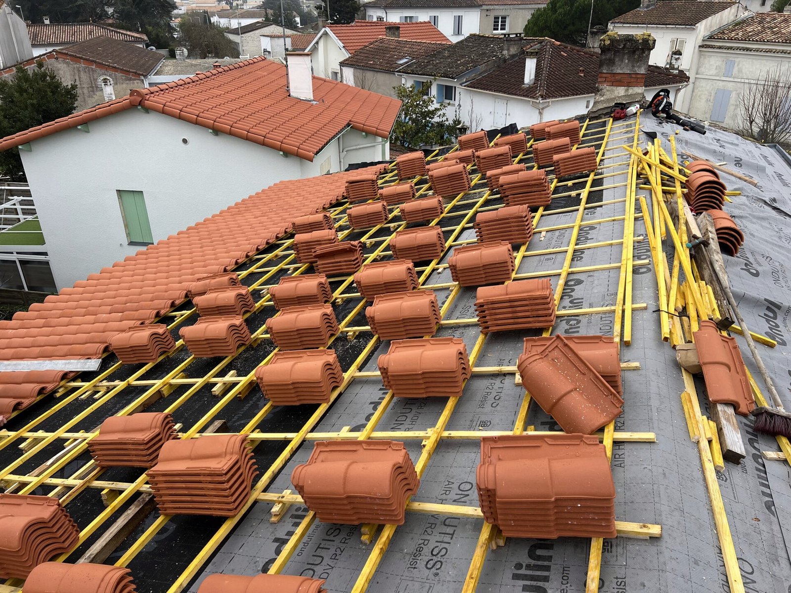Rénovation de toiture en tuiles terre cuite
