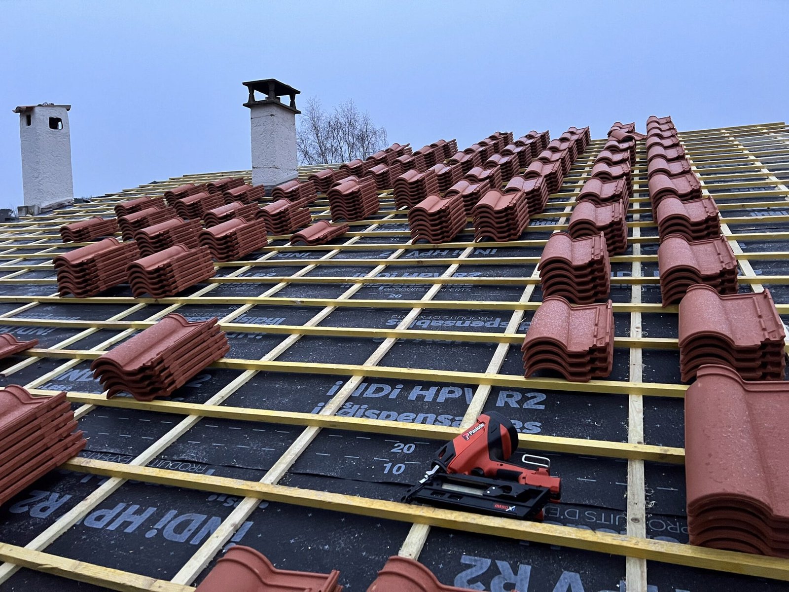 Chantier de couverture en tuiles en Charente-Maritime